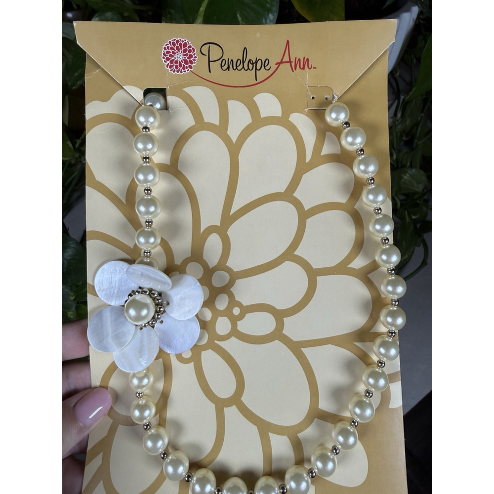 Vintage Penelope Ann Polynesian Pearls Flower Necklace (23.5-27”) With Box